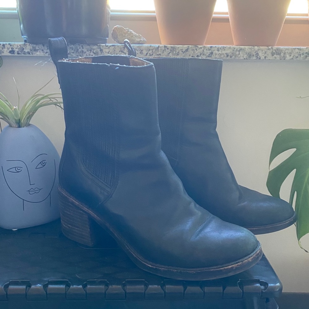 UGG Australia Black Leather Boots